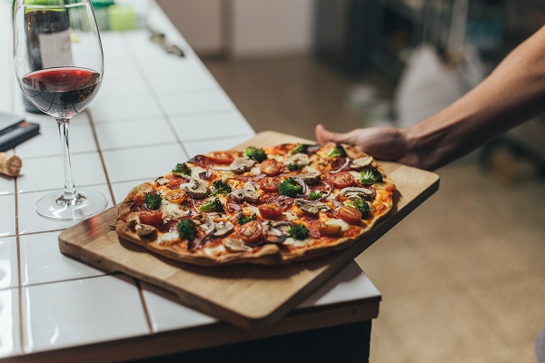 Abbinamenti vino e pizza: suggerimenti per una serata perfetta